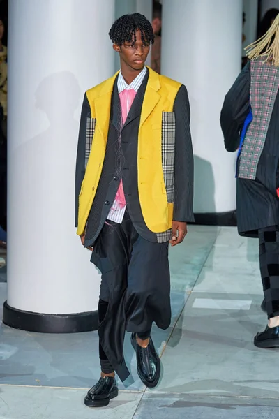 Look 26